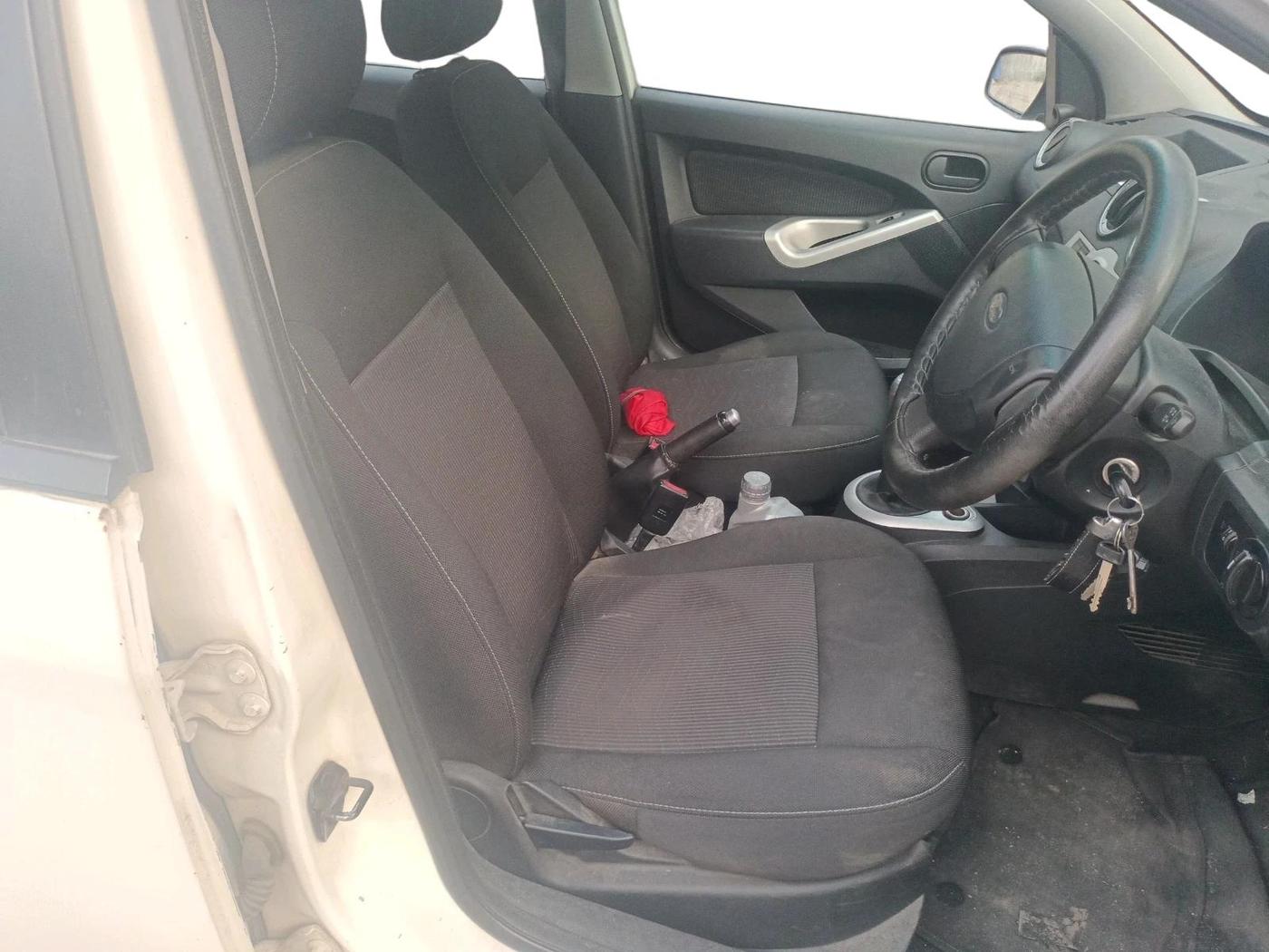 2013 Ford Figo ZXI 1.4 DIESEL, Diesel, Manual, 1,07,291 km, interior