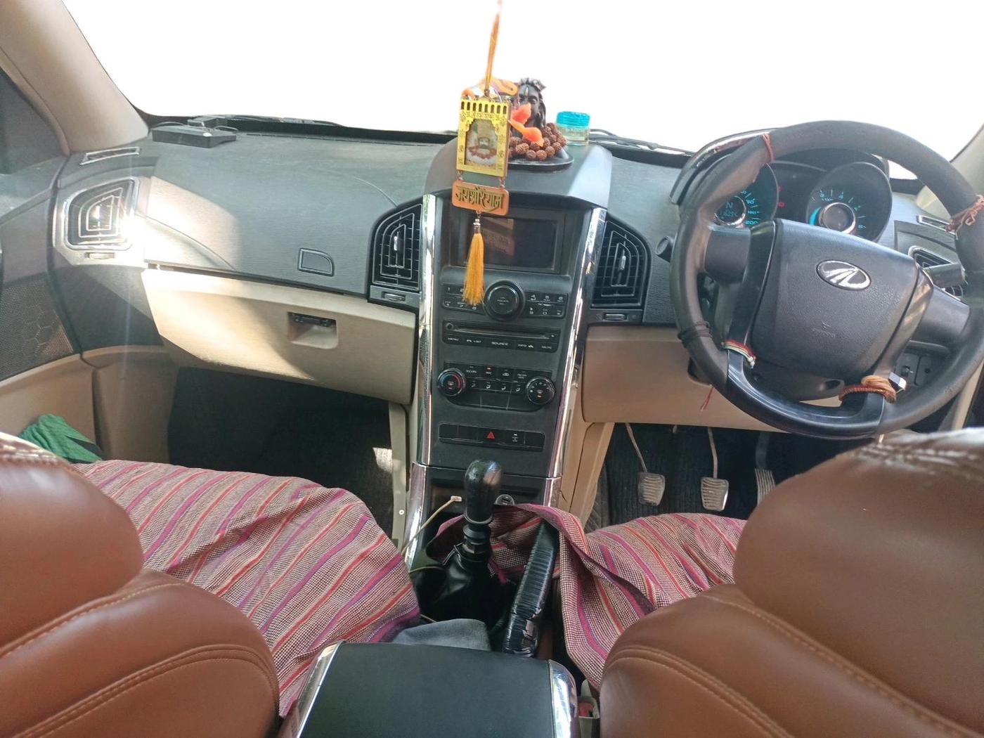2016 Mahindra XUV500 W4 1.99, Diesel, Manual, 1,46,776 km, interior