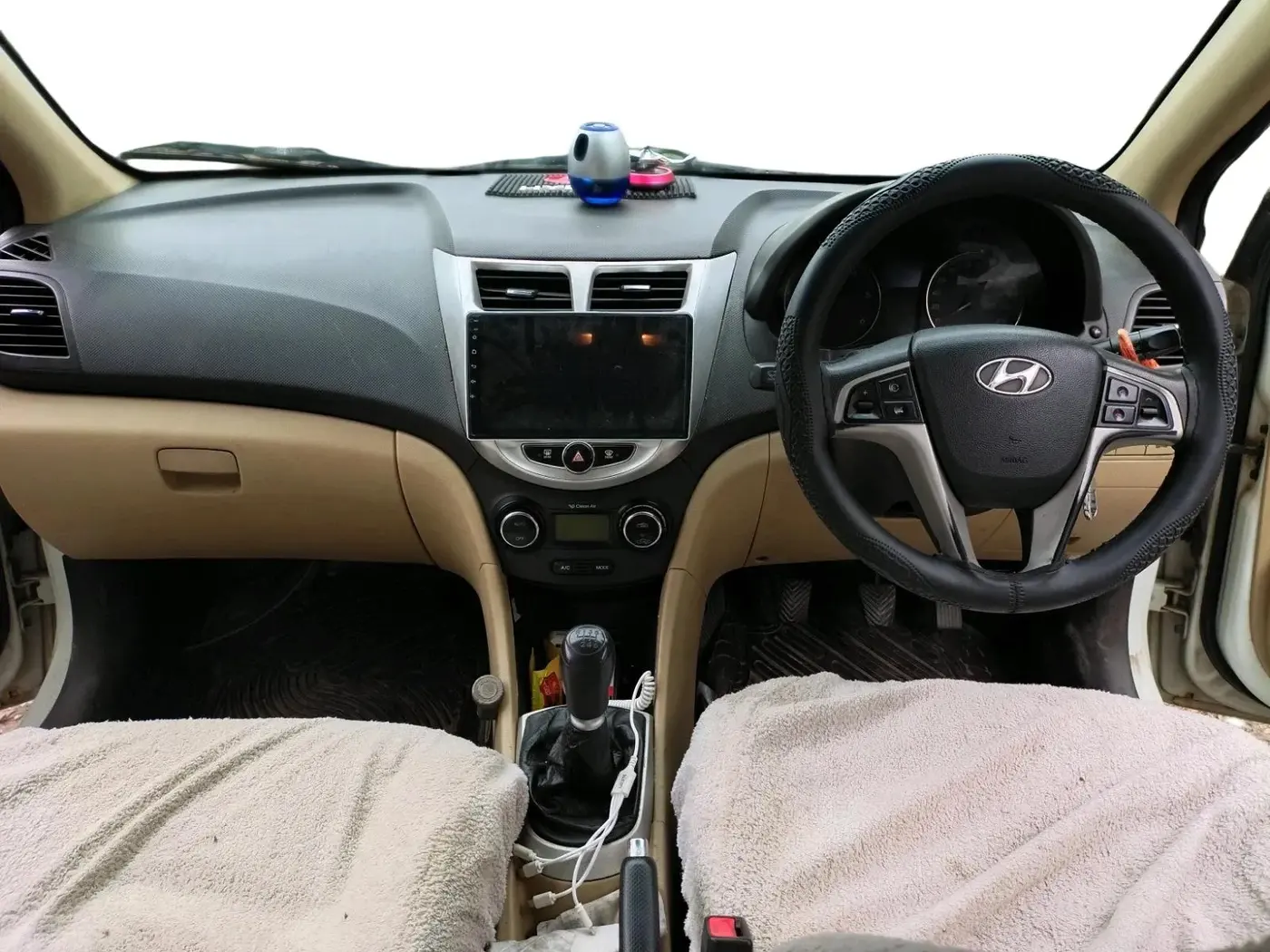 2012 Hyundai Verna FLUIDIC 1.6 CRDI EX, Diesel, Manual, 1,40,000 km, interior