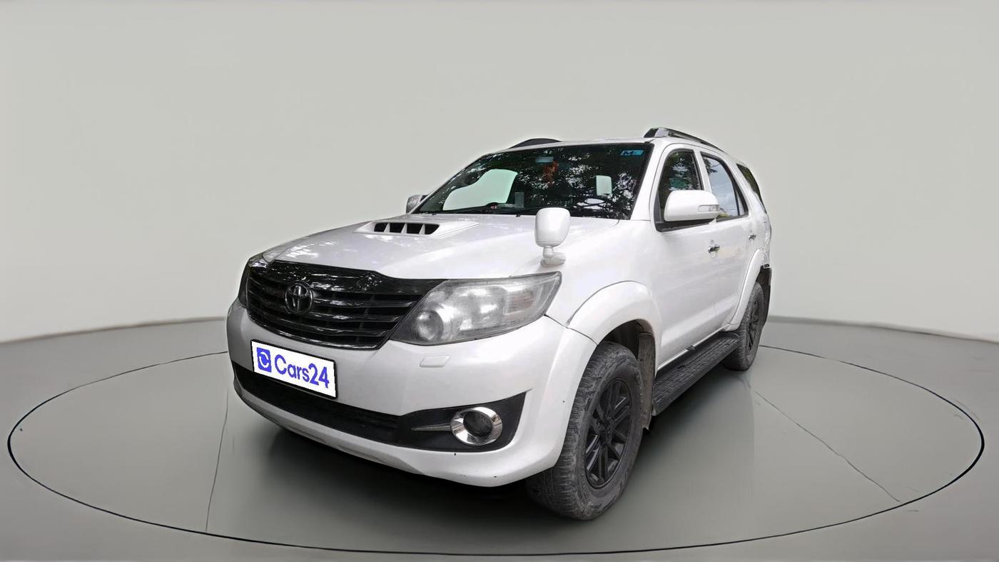 2015 Toyota Fortuner 3.0 4X2 AT, Diesel, Automatic, 1,53,751 km, exterior