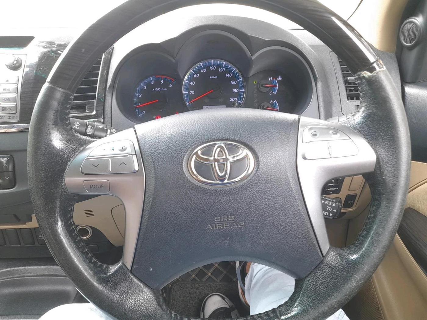 2015 Toyota Fortuner 3.0 4X2 AT, Diesel, Automatic, 1,53,751 km, interior