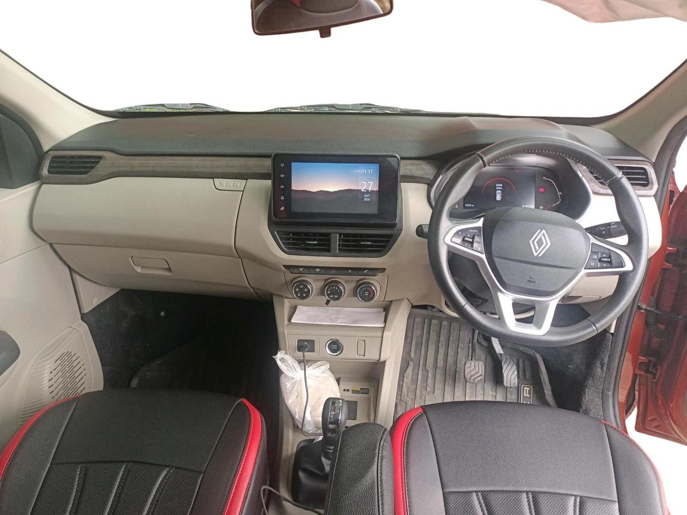 2025 Renault TRIBER Emotion EASY-R AMT Dual Tone, Petrol, Automatic, 14,310 km, interior
