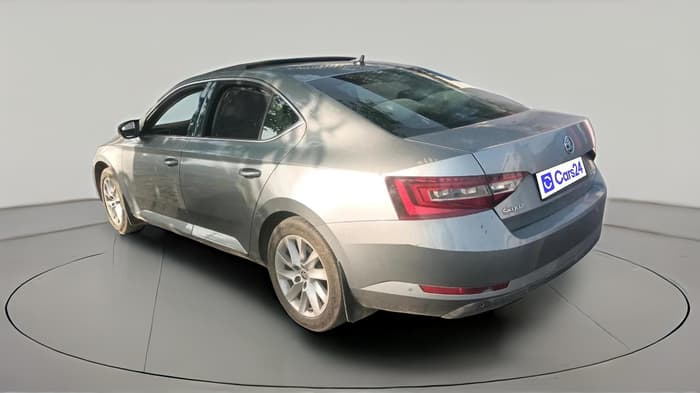 2019 Skoda Superb L&K 2.0 TDI AT, Diesel, Automatic, 1,67,097 km, exterior