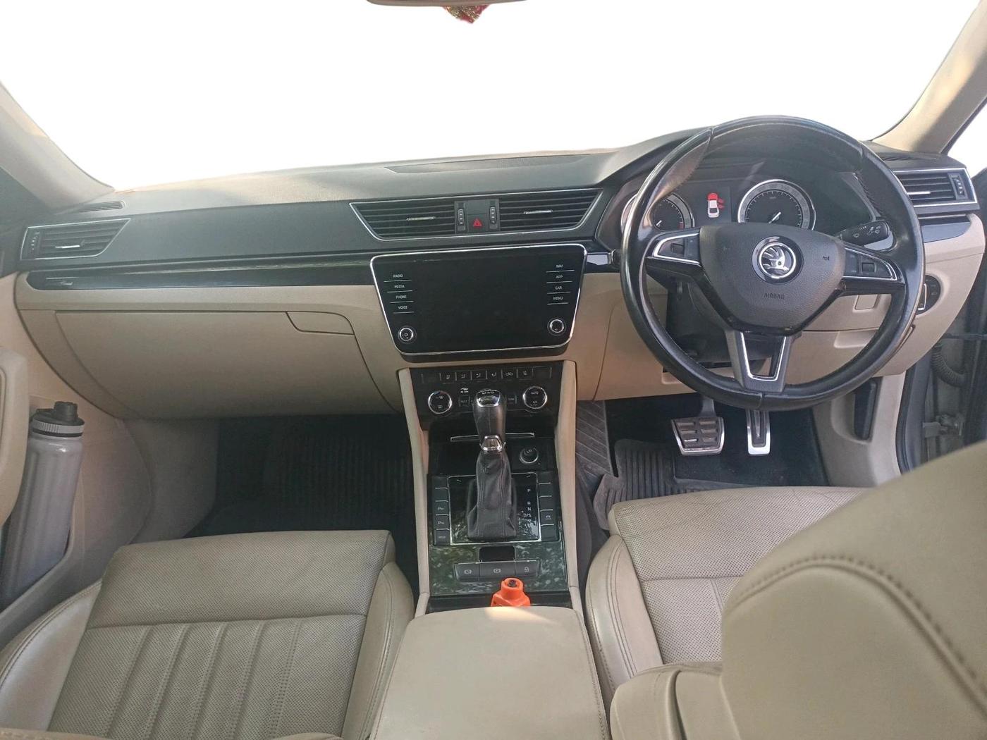 2019 Skoda Superb L&K 2.0 TDI AT, Diesel, Automatic, 1,67,097 km, interior