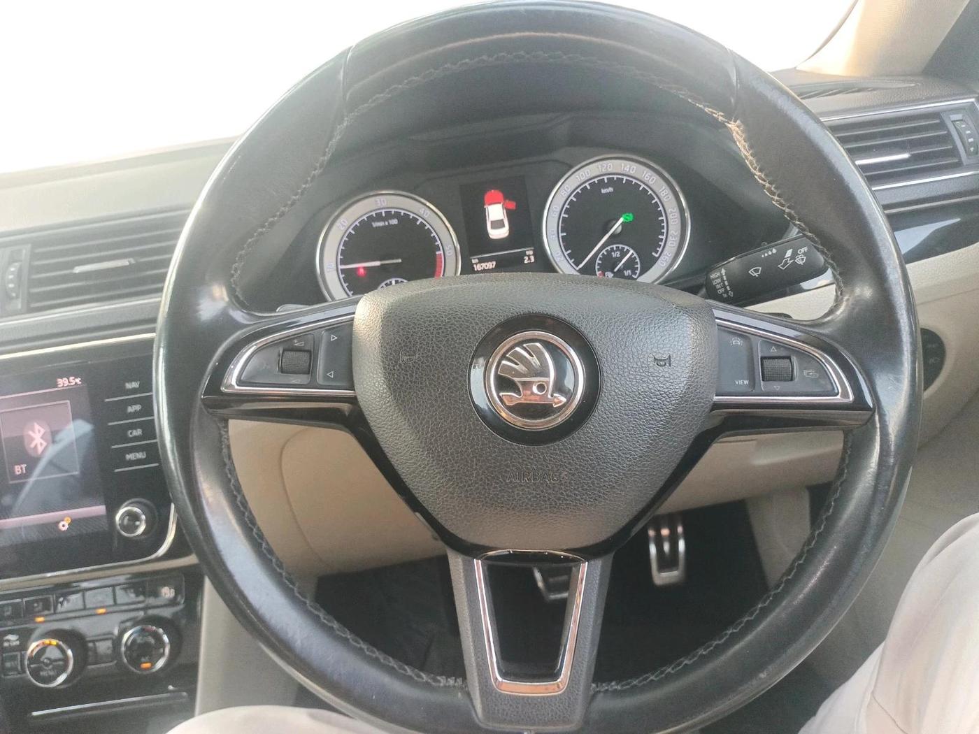 2019 Skoda Superb L&K 2.0 TDI AT, Diesel, Automatic, 1,67,097 km, interior