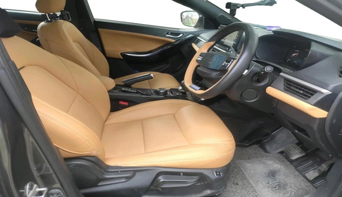 2024 Tata NEXON FEARLESS + SUNROOF DCA DUAL TONE 1.2 PETROL, Petrol, Automatic, 75,600 km, interior