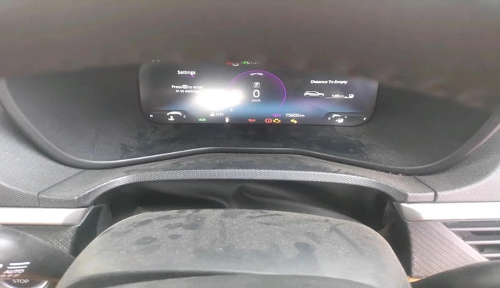 2024 Tata NEXON FEARLESS + SUNROOF DCA DUAL TONE 1.2 PETROL, Petrol, Automatic, 75,600 km, interior