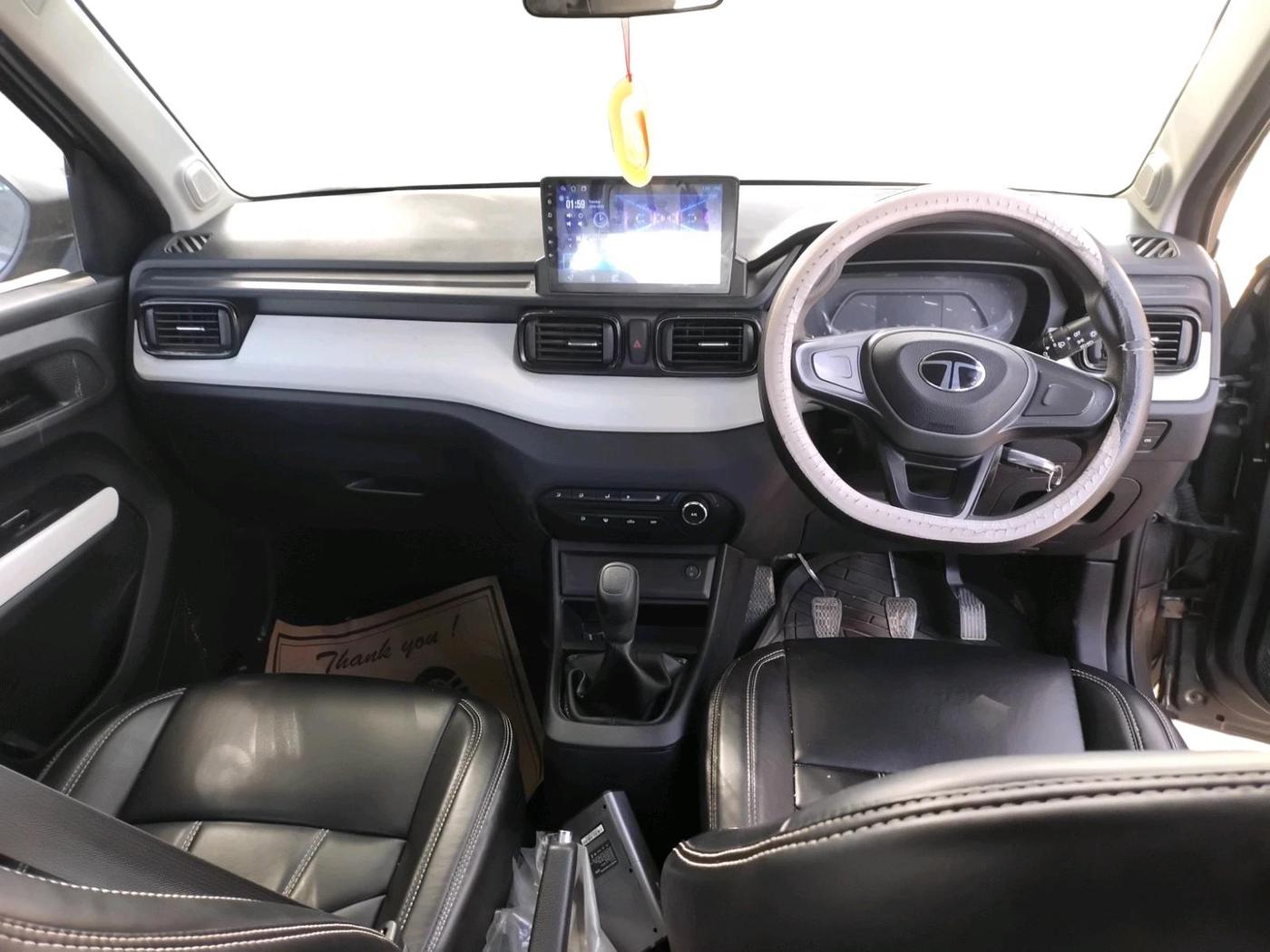 2024 Tata PUNCH PURE MT CNG, CNG, Manual, 39,163 km, interior