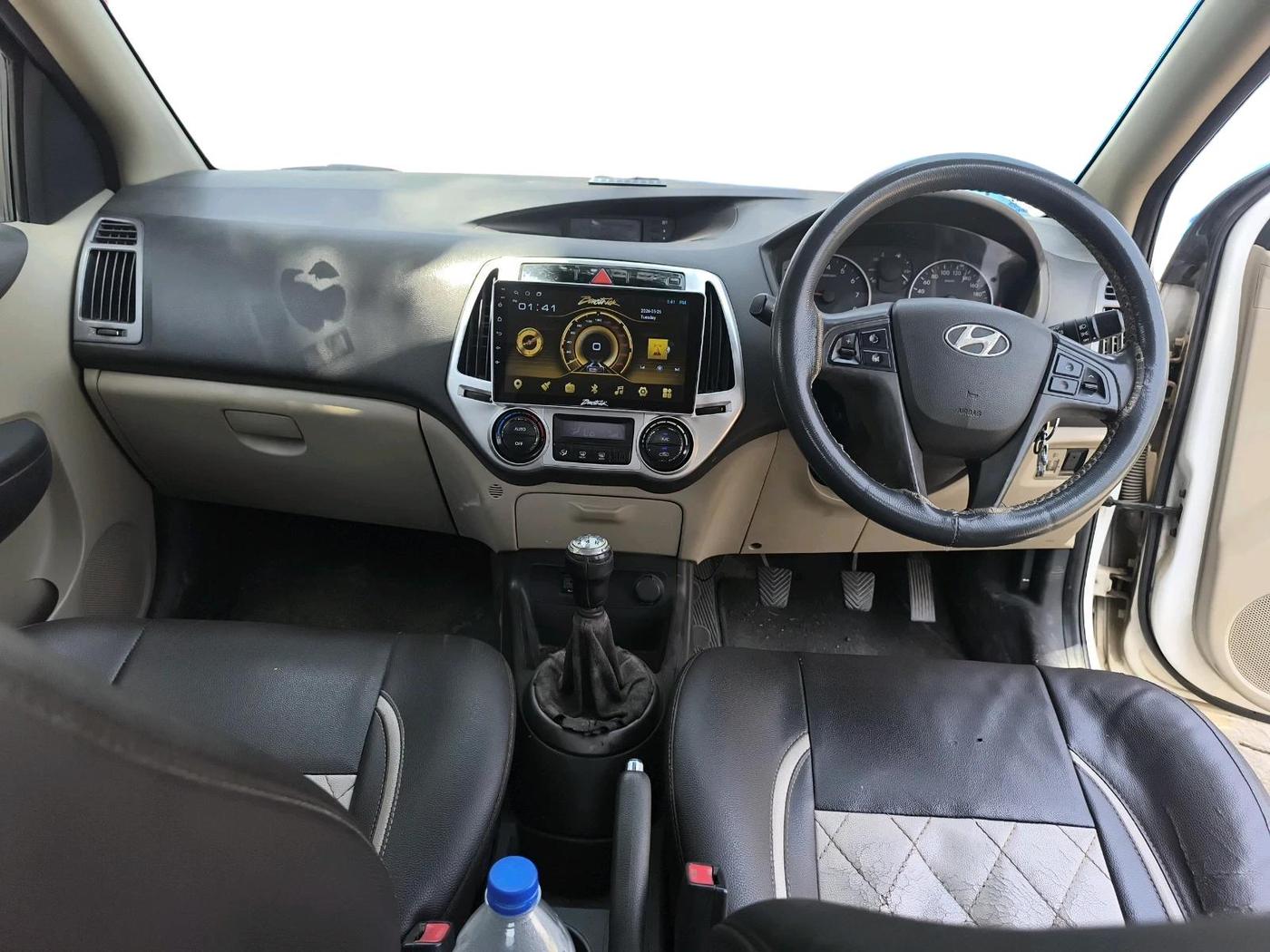 2014 Hyundai i20 SPORTZ 1.2, Petrol, Manual, 1,13,009 km, interior