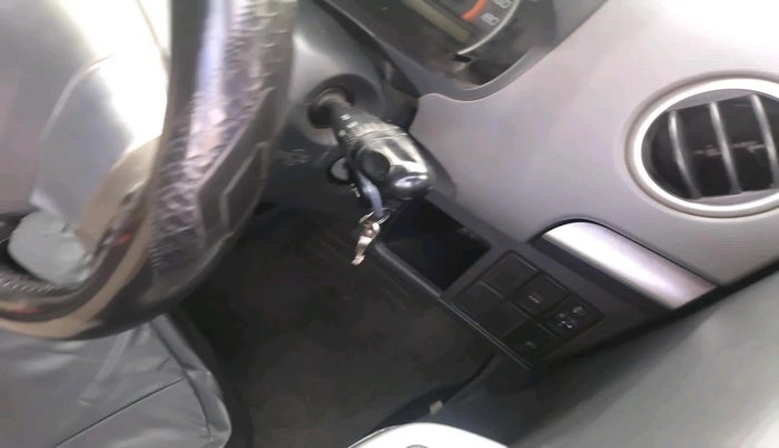 2011 Maruti Wagon R 1.0 VXI, Petrol, Manual, 72,793 km, interior