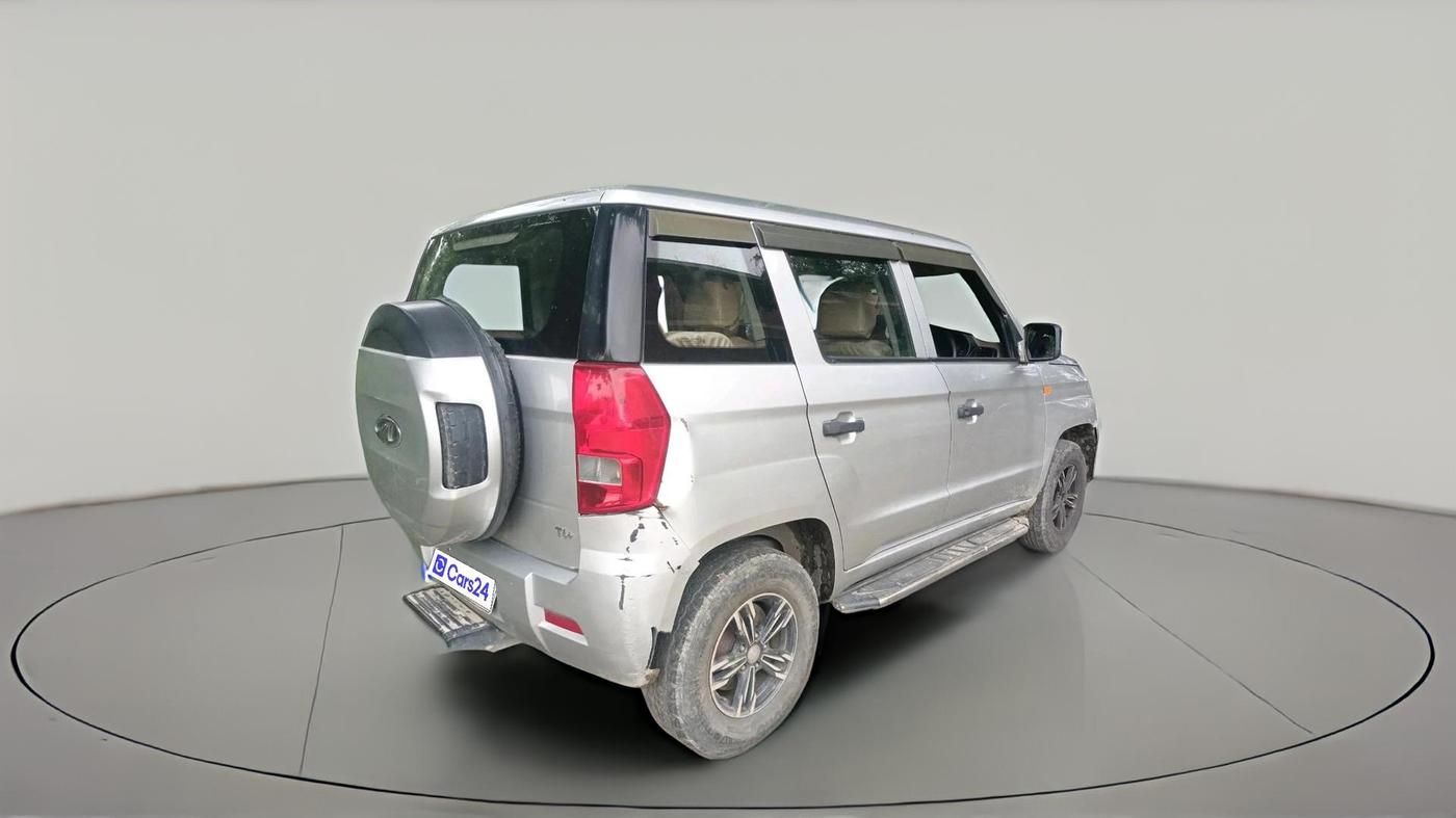2018 Mahindra TUV300 T4 PLUS, Diesel, Manual, 1,62,582 km, exterior