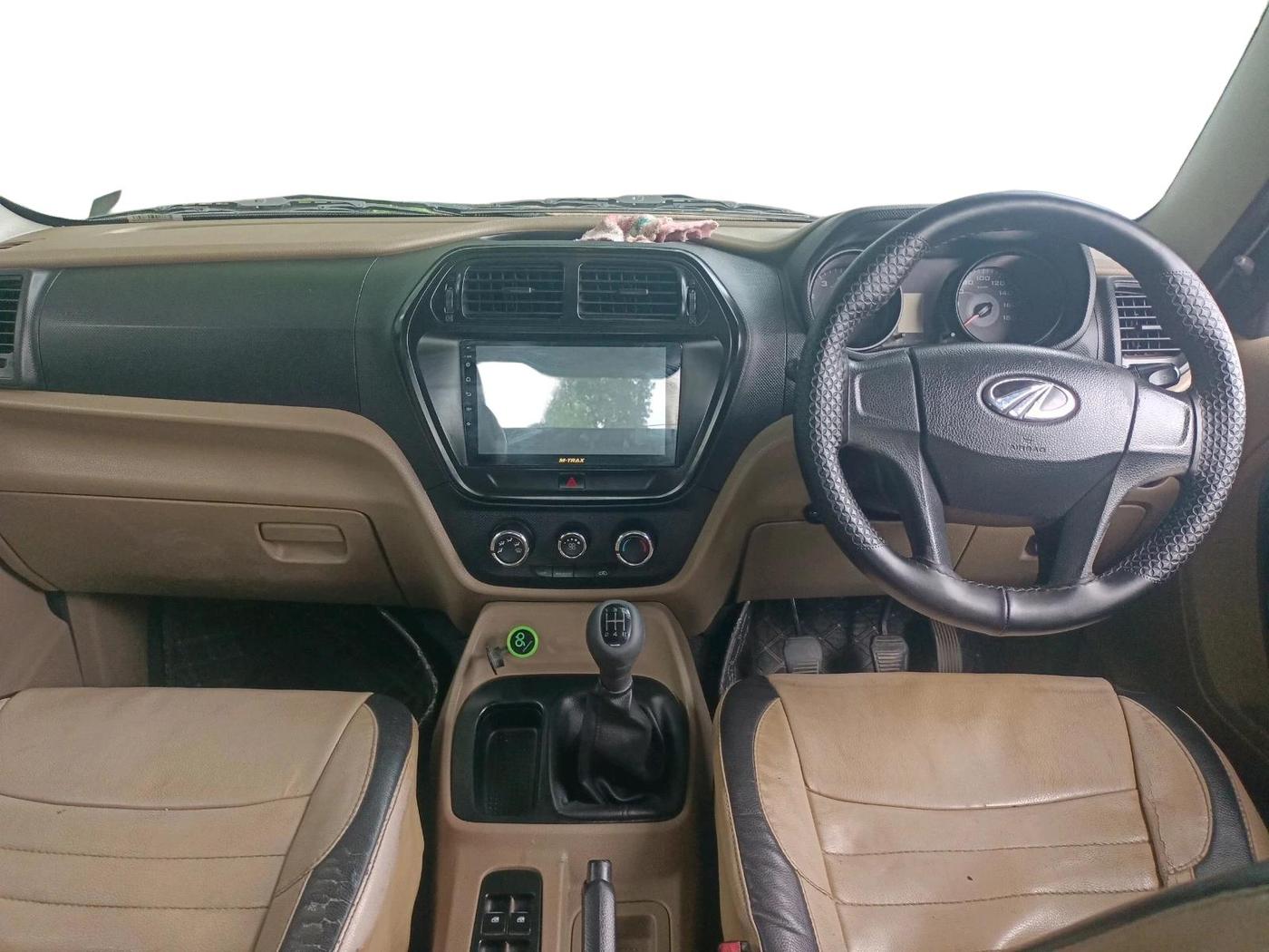 2018 Mahindra TUV300 T4 PLUS, Diesel, Manual, 1,62,582 km, interior