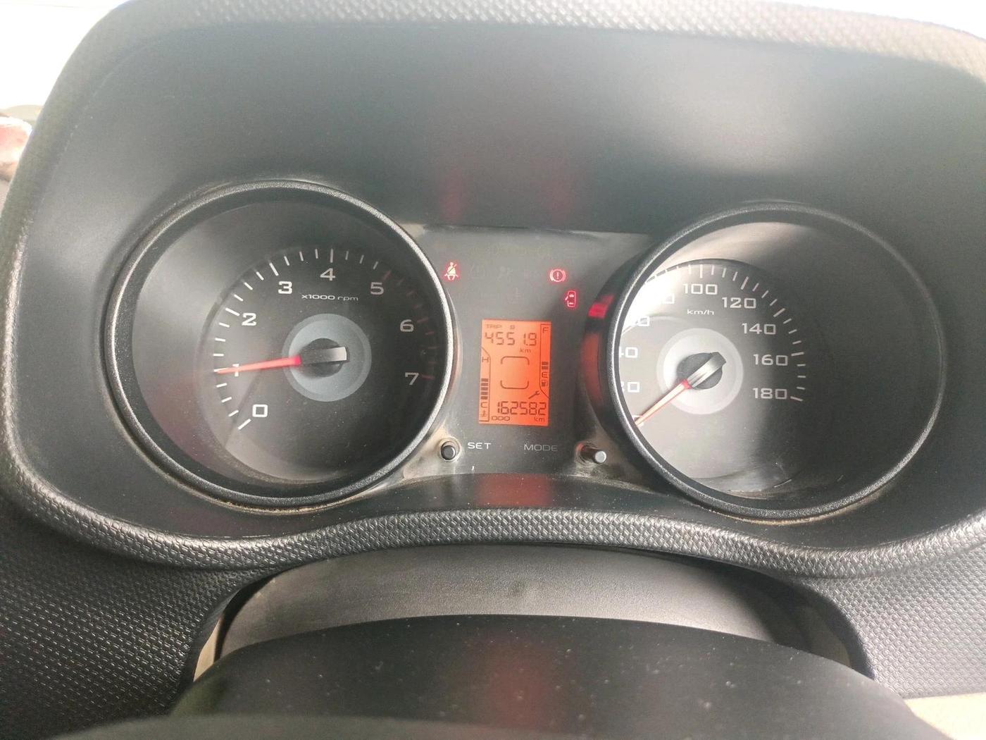 2018 Mahindra TUV300 T4 PLUS, Diesel, Manual, 1,62,582 km, interior