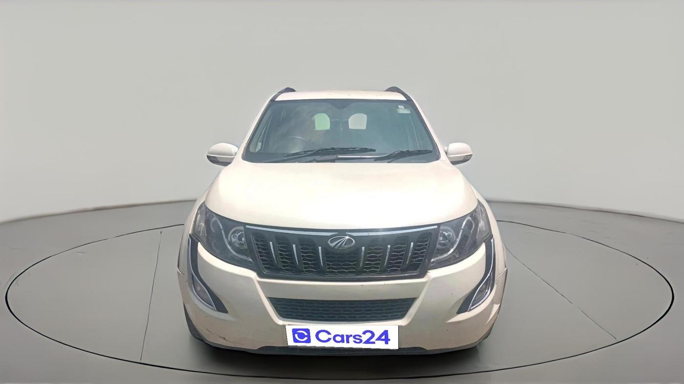 2015 Mahindra XUV500 W6, Diesel, Manual, 86,145 km, exterior