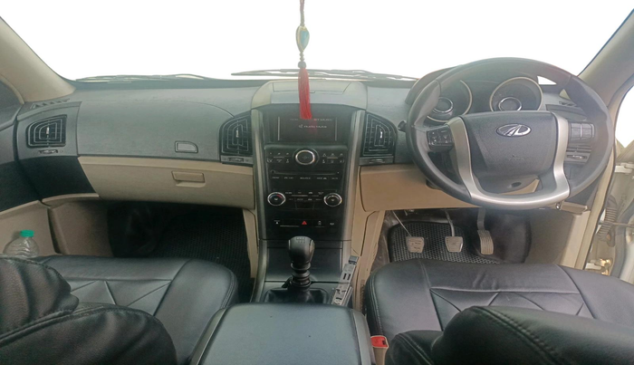 2015 Mahindra XUV500 W6, Diesel, Manual, 86,145 km, interior