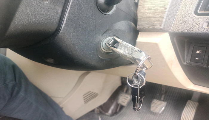 2015 Mahindra XUV500 W6, Diesel, Manual, 86,145 km, interior