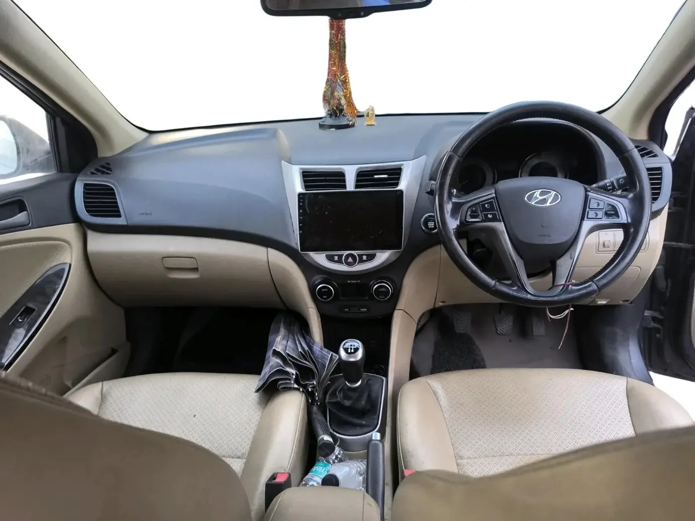 2016 Hyundai Verna FLUIDIC 4S1.6 VTVT SX O, Petrol, Manual, 98,400 km, interior
