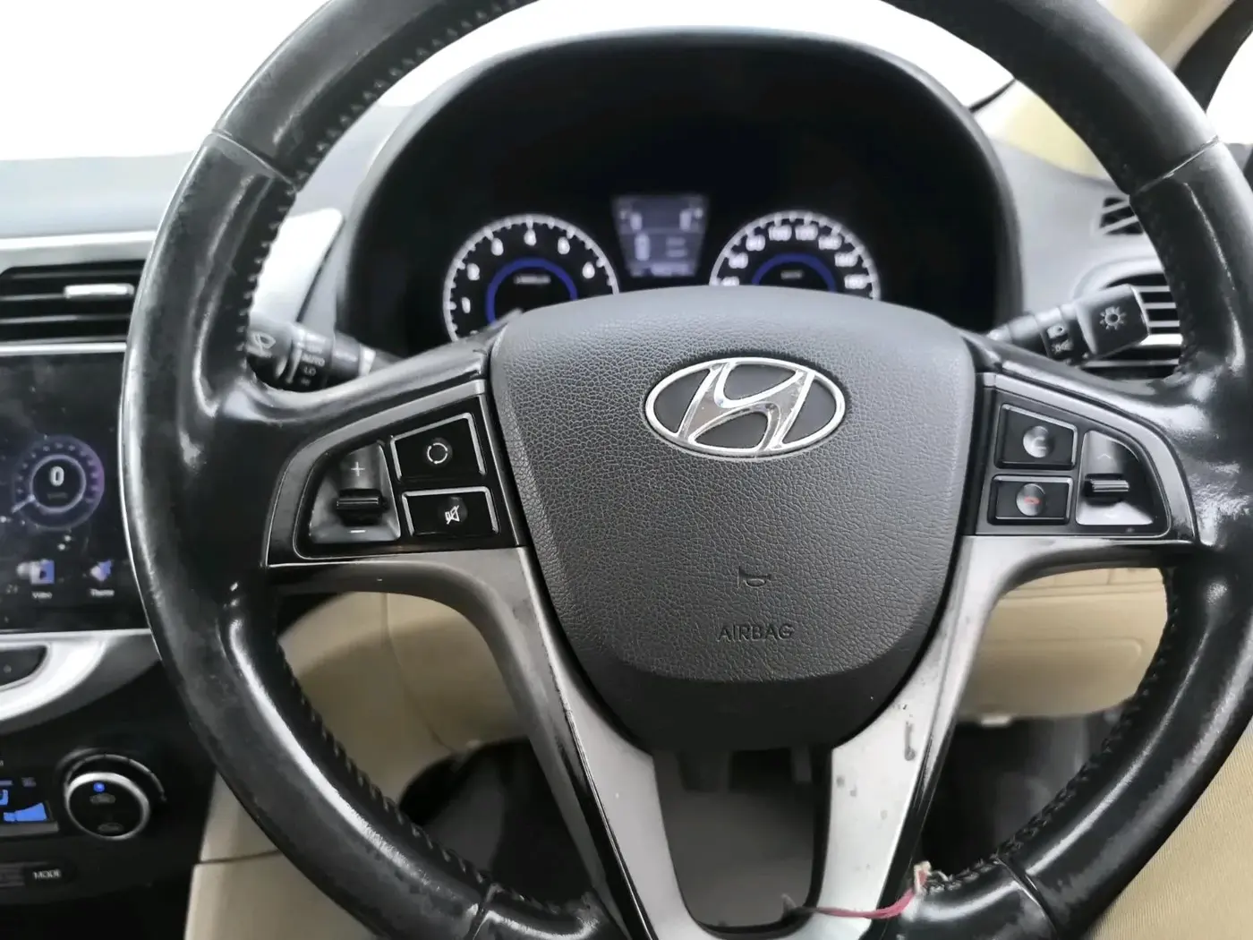 2016 Hyundai Verna FLUIDIC 4S1.6 VTVT SX O, Petrol, Manual, 98,400 km, interior