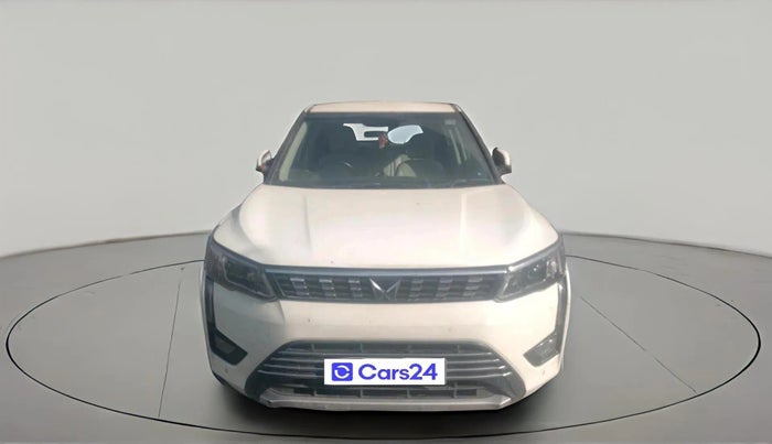 2023 Mahindra XUV300 W8 (O) 1.2 PETROL, Petrol, Manual, 1,04,447 km, exterior