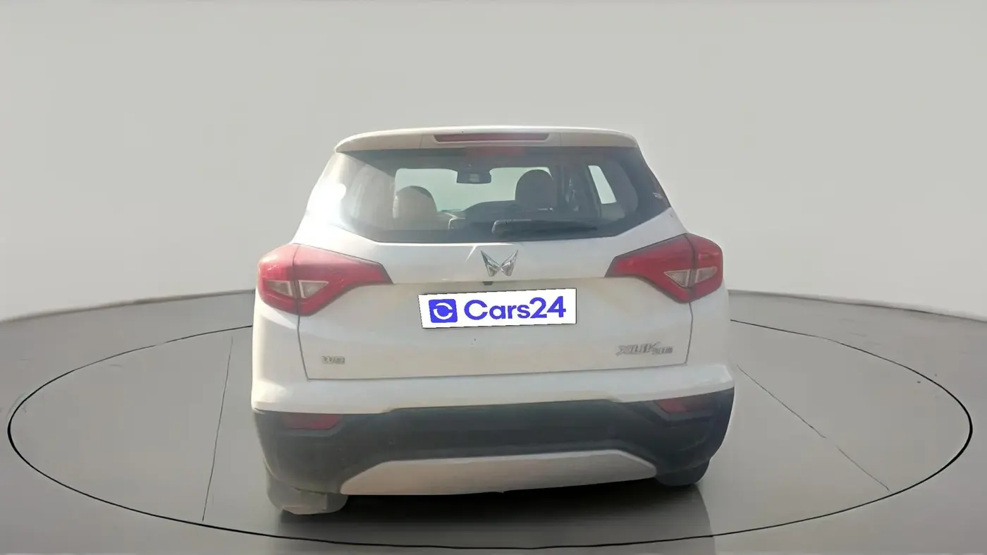 2023 Mahindra XUV300 W8 (O) 1.2 PETROL, Petrol, Manual, 1,04,447 km, exterior