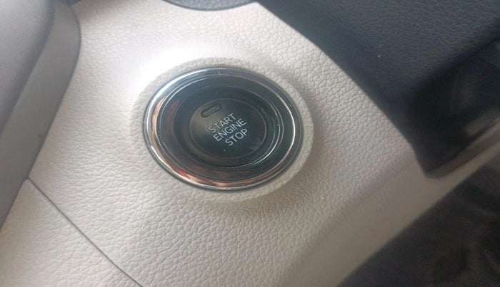 2023 Mahindra XUV300 W8 (O) 1.2 PETROL, Petrol, Manual, 1,04,447 km, interior