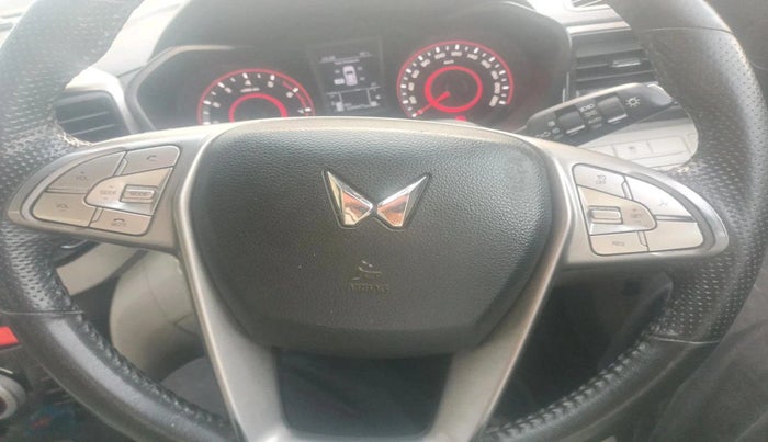 2023 Mahindra XUV300 W8 (O) 1.2 PETROL, Petrol, Manual, 1,04,447 km, interior