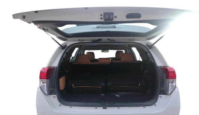 2022 Toyota Innova Crysta 2.4 VX 8 STR, Diesel, Manual, 89,788 km, exterior