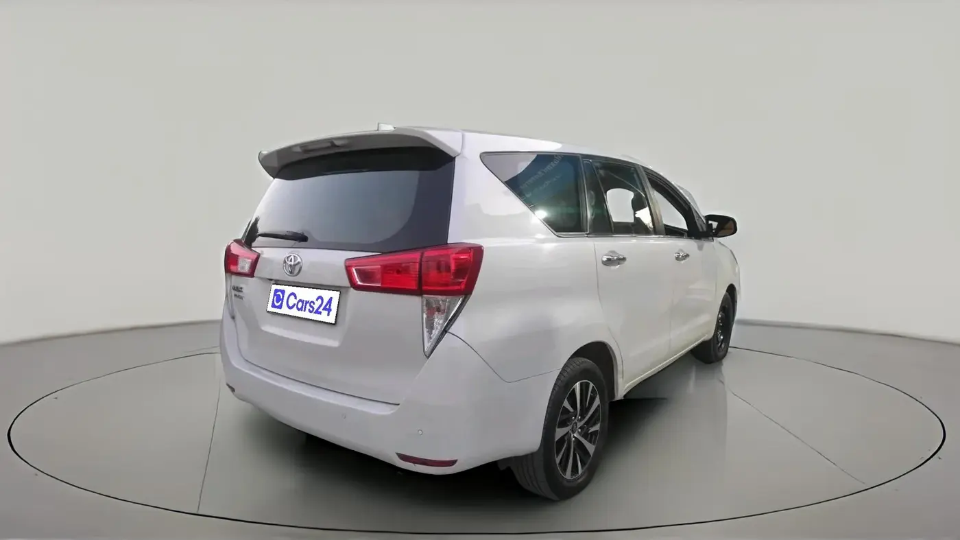2022 Toyota Innova Crysta 2.4 VX 8 STR, Diesel, Manual, 89,788 km, exterior