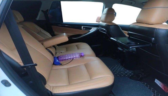 2022 Toyota Innova Crysta 2.4 VX 8 STR, Diesel, Manual, 89,788 km, interior