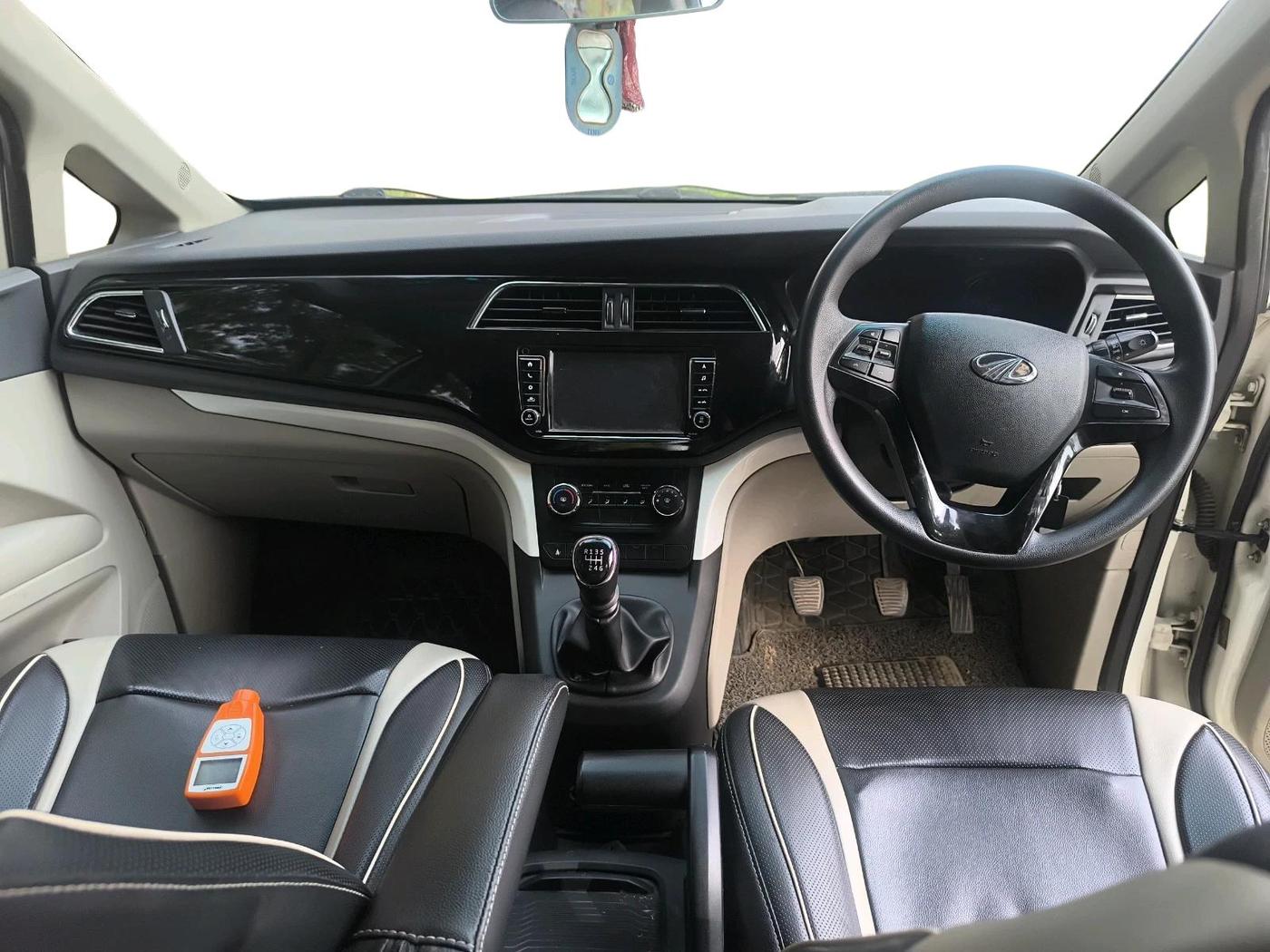 2018 Mahindra MARAZZO M6 8 STR, Diesel, Manual, 1,24,640 km, interior