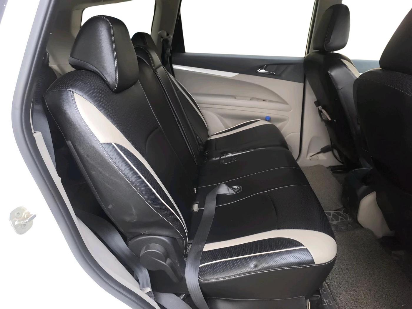 2018 Mahindra MARAZZO M6 8 STR, Diesel, Manual, 1,24,640 km, interior