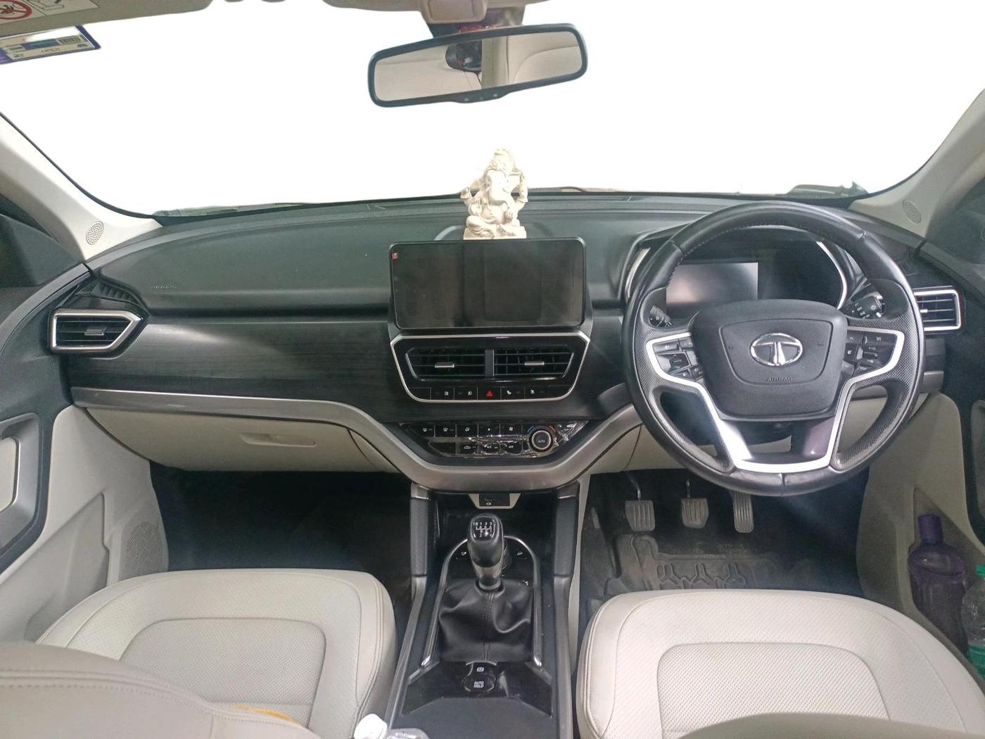 2023 Tata Safari XZ PLUS, Diesel, Manual, 68,477 km, interior