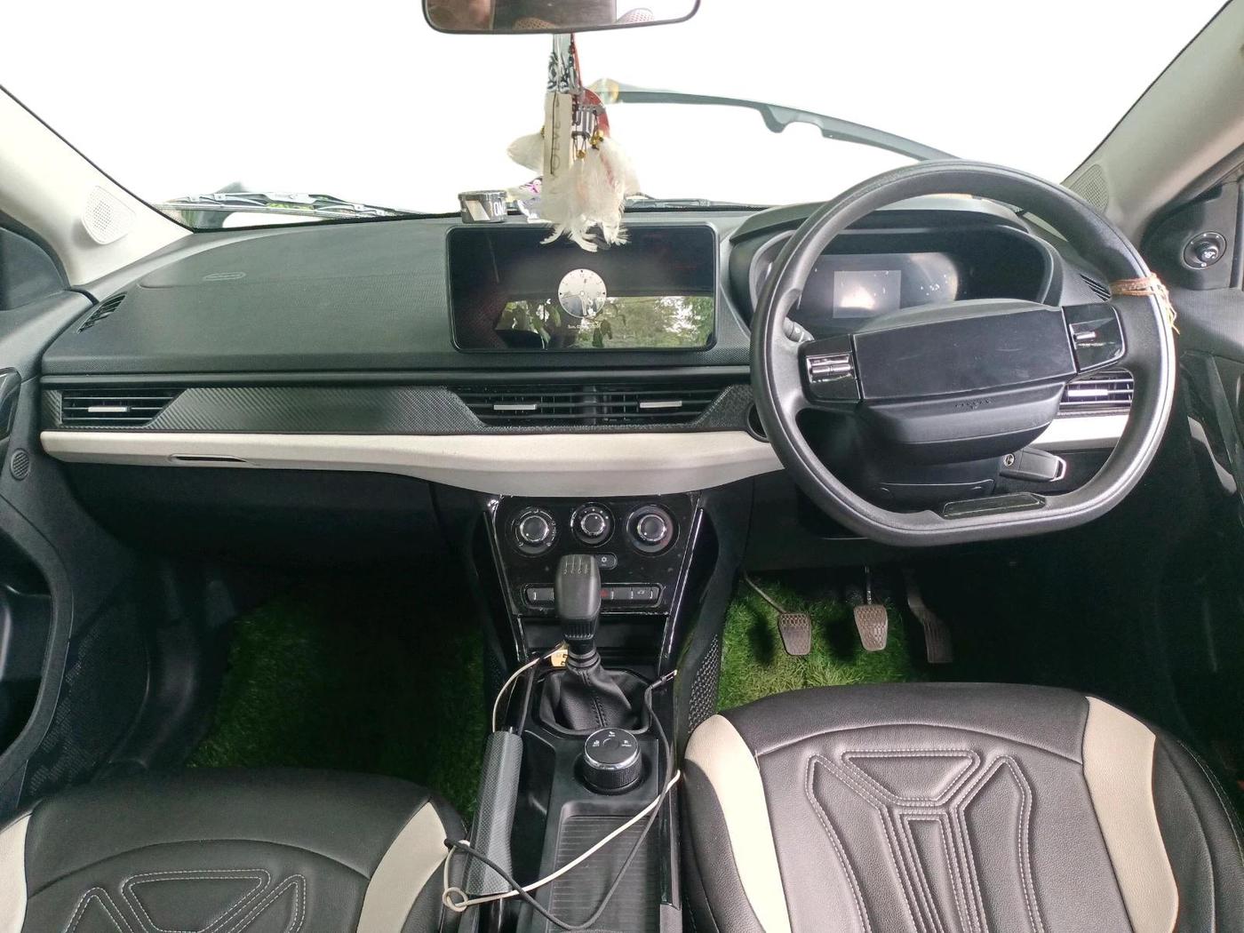 2025 Tata NEXON Pure Plus 1.2 Petrol 6MT, Petrol, Manual, 25,129 km, interior