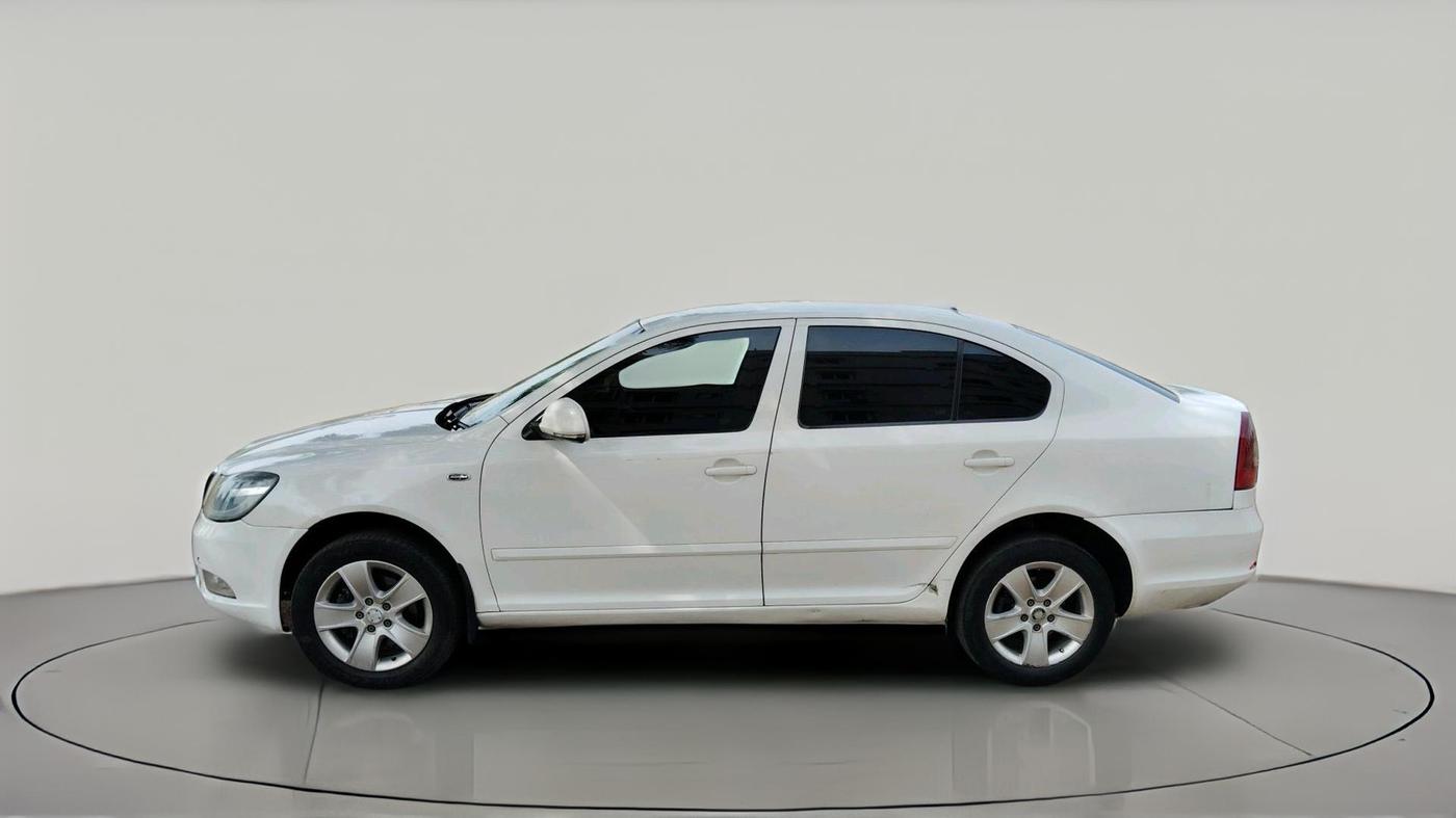 2011 Skoda Laura L&K 2.0 TDI AT, Diesel, Automatic, 1,26,248 km, exterior