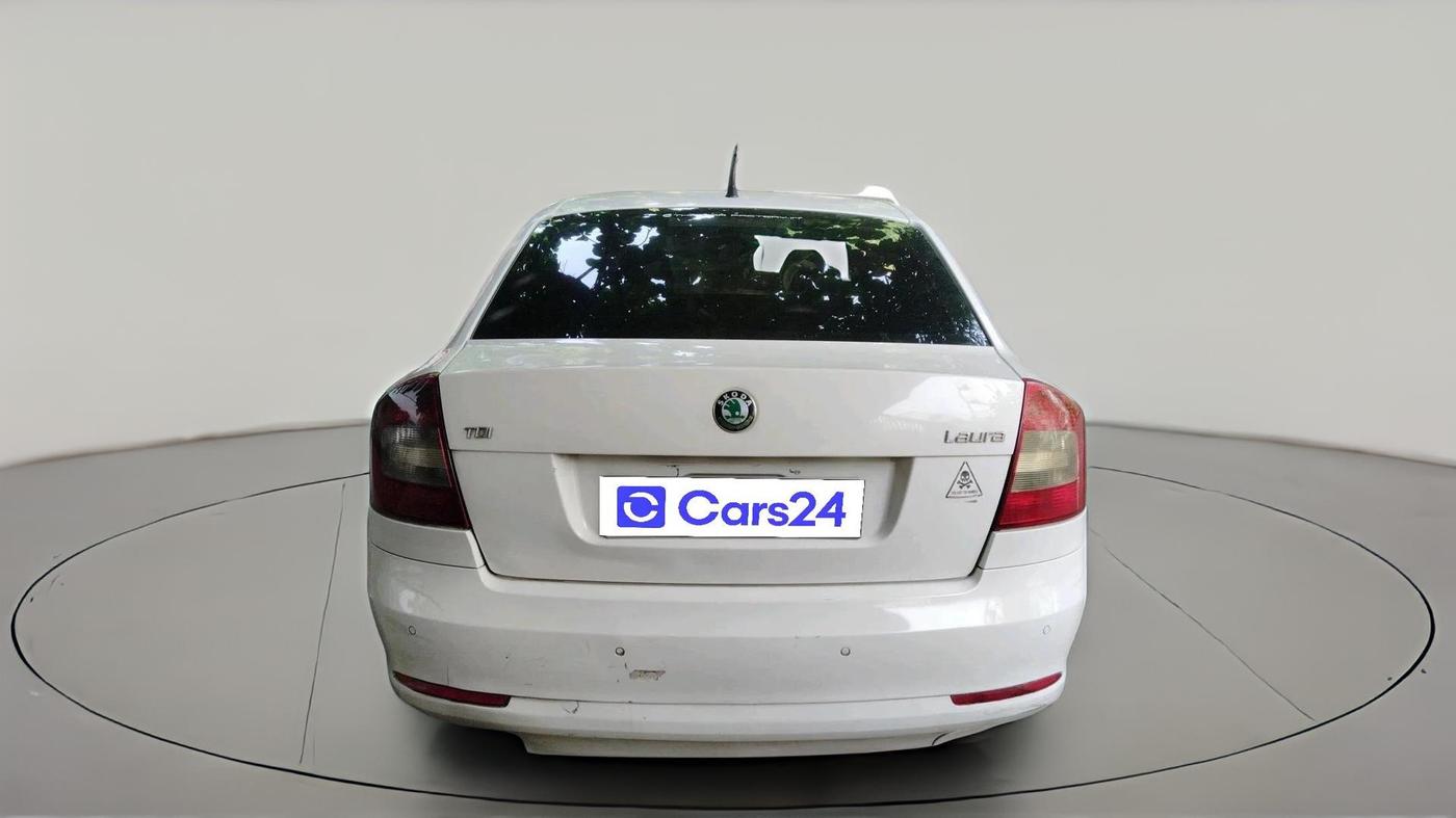 2011 Skoda Laura L&K 2.0 TDI AT, Diesel, Automatic, 1,26,248 km, exterior