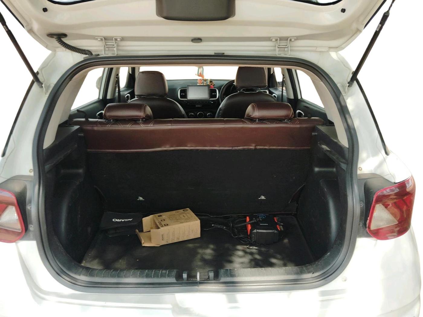 2021 Hyundai VENUE SX 1.5 CRDI, Diesel, Manual, 1,23,749 km, exterior