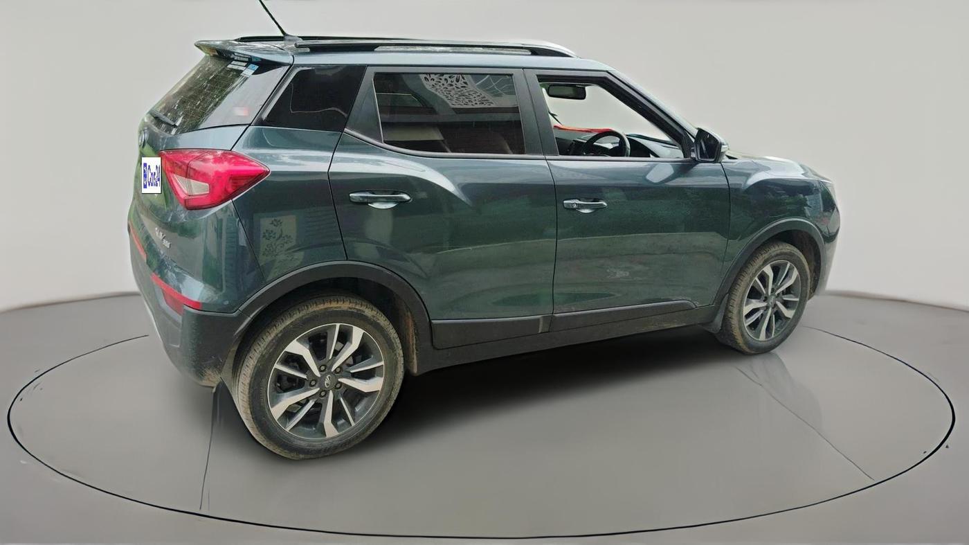 2021 Mahindra XUV300 W8 (O) 1.2 PETROL AMT, Petrol, Automatic, 46,438 km, exterior