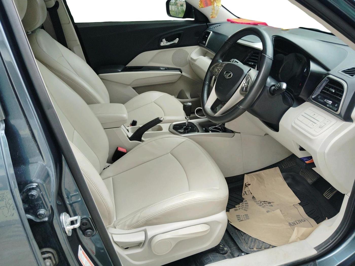 2021 Mahindra XUV300 W8 (O) 1.2 PETROL AMT, Petrol, Automatic, 46,438 km, interior
