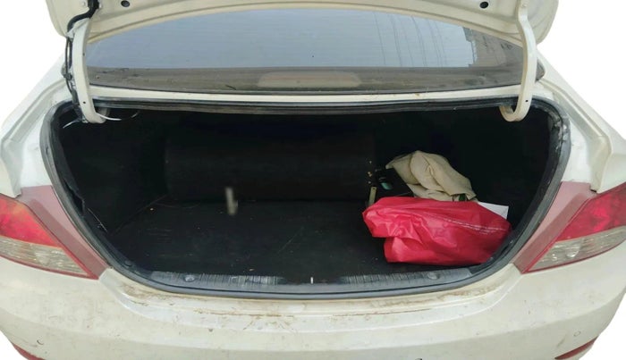 2012 Hyundai Verna FLUIDIC 1.6 CRDI EX, Diesel, Manual, 2,08,167 km, exterior