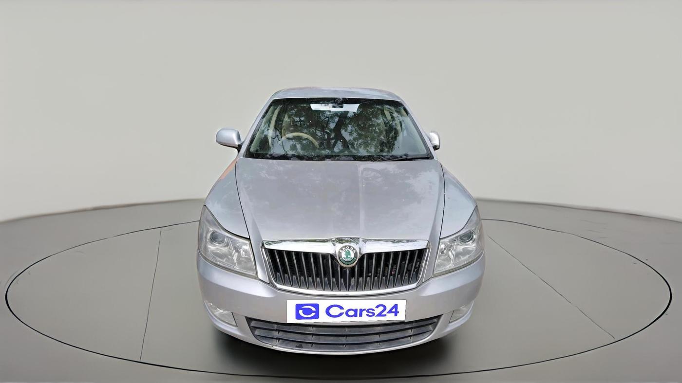 2013 Skoda Laura AMBITION 2.0 TDI CR MT, Diesel, Manual, 1,77,220 km, exterior