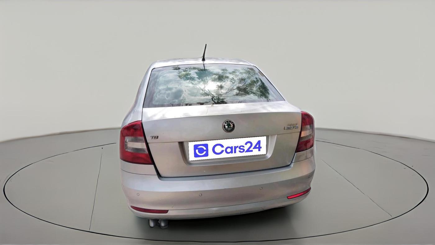 2013 Skoda Laura AMBITION 2.0 TDI CR MT, Diesel, Manual, 1,77,220 km, exterior