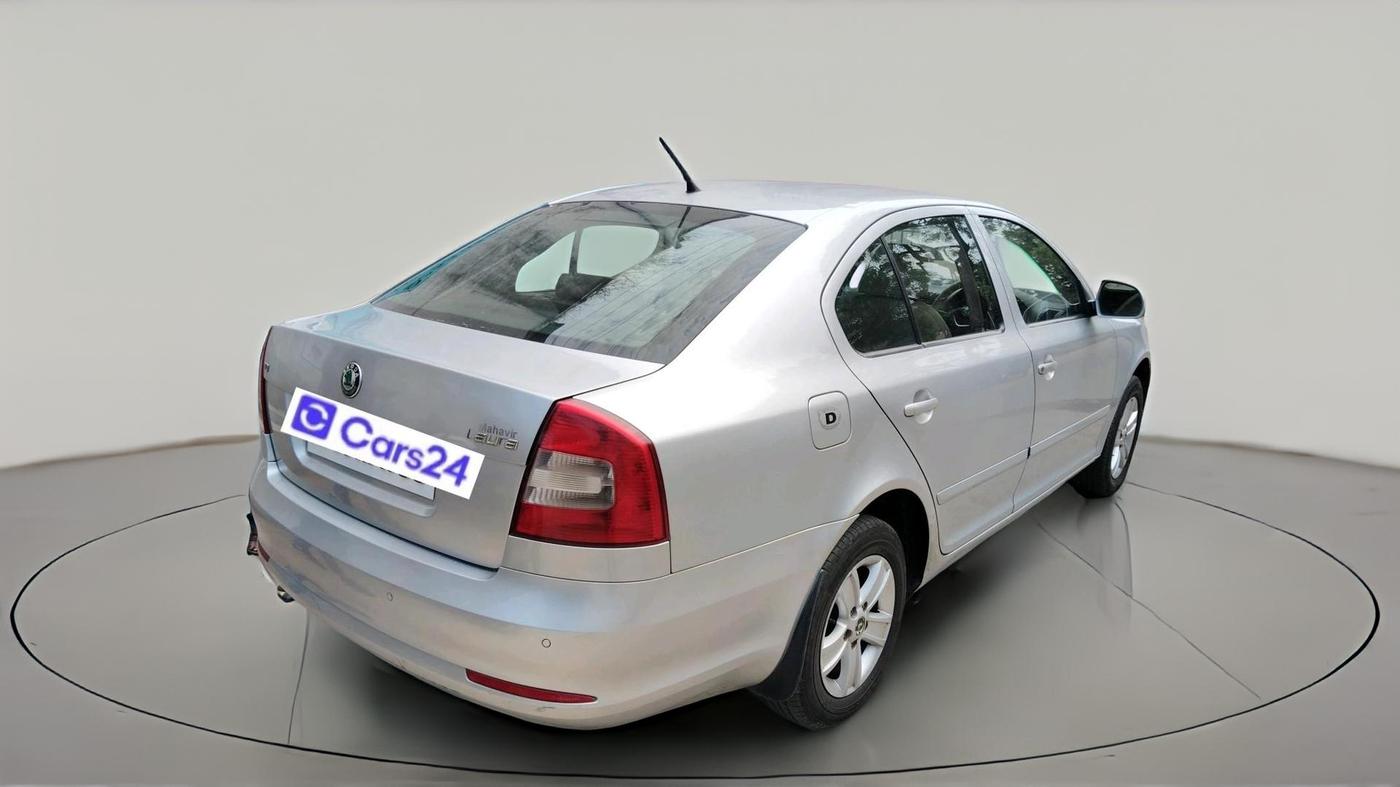 2013 Skoda Laura AMBITION 2.0 TDI CR MT, Diesel, Manual, 1,77,220 km, exterior