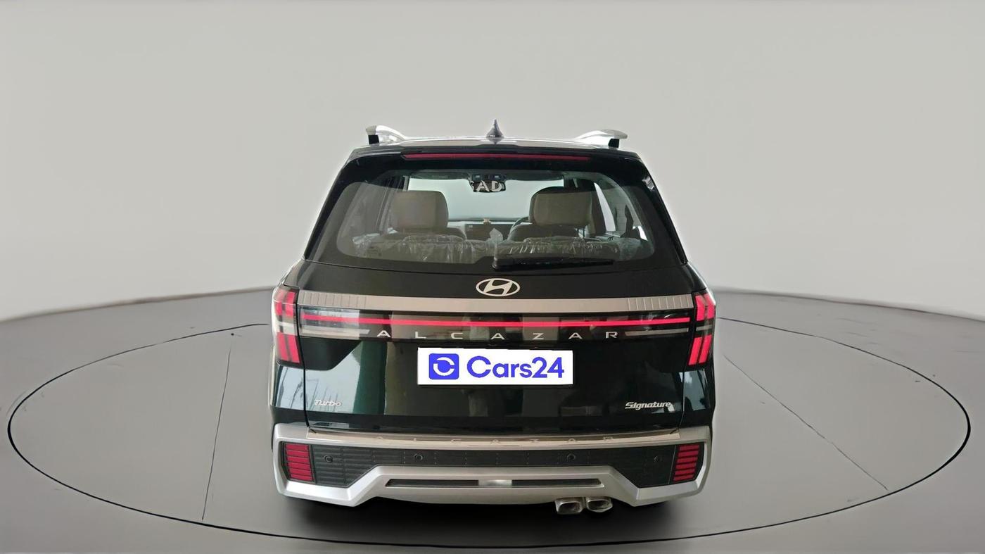 2025 Hyundai ALCAZAR Signature 6 STR 1.5 Turbo GDi Petrol DCT, Petrol, Automatic, 14,000 km, exterior