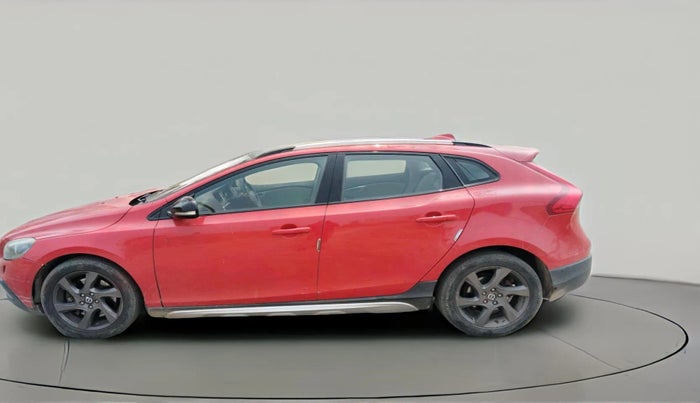 2014 Volvo V40 Cross Country D3, Diesel, Automatic, 79,605 km, exterior