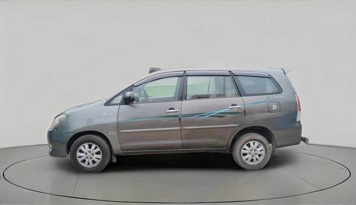 2010 Toyota Innova V 2.5 7 STR, Diesel, Manual, 2,69,828 km, exterior