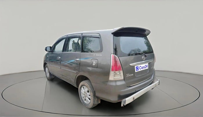 2010 Toyota Innova V 2.5 7 STR, Diesel, Manual, 2,69,828 km, exterior