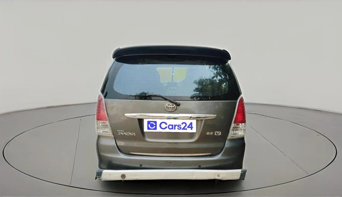 2010 Toyota Innova V 2.5 7 STR, Diesel, Manual, 2,69,828 km, exterior