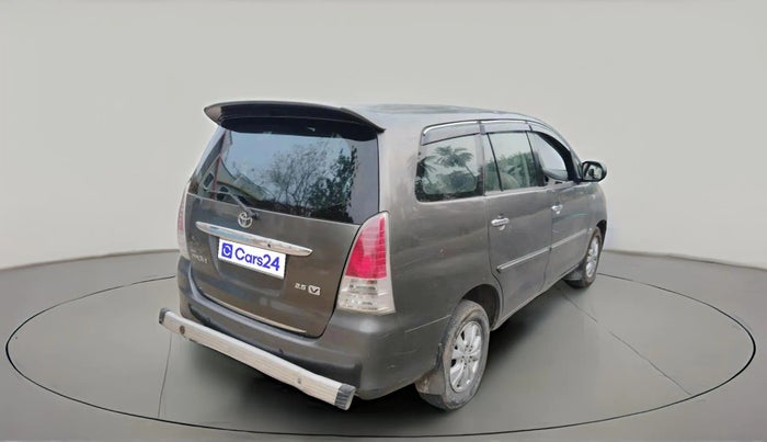 2010 Toyota Innova V 2.5 7 STR, Diesel, Manual, 2,69,828 km, exterior