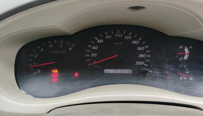 2010 Toyota Innova V 2.5 7 STR, Diesel, Manual, 2,69,828 km, interior