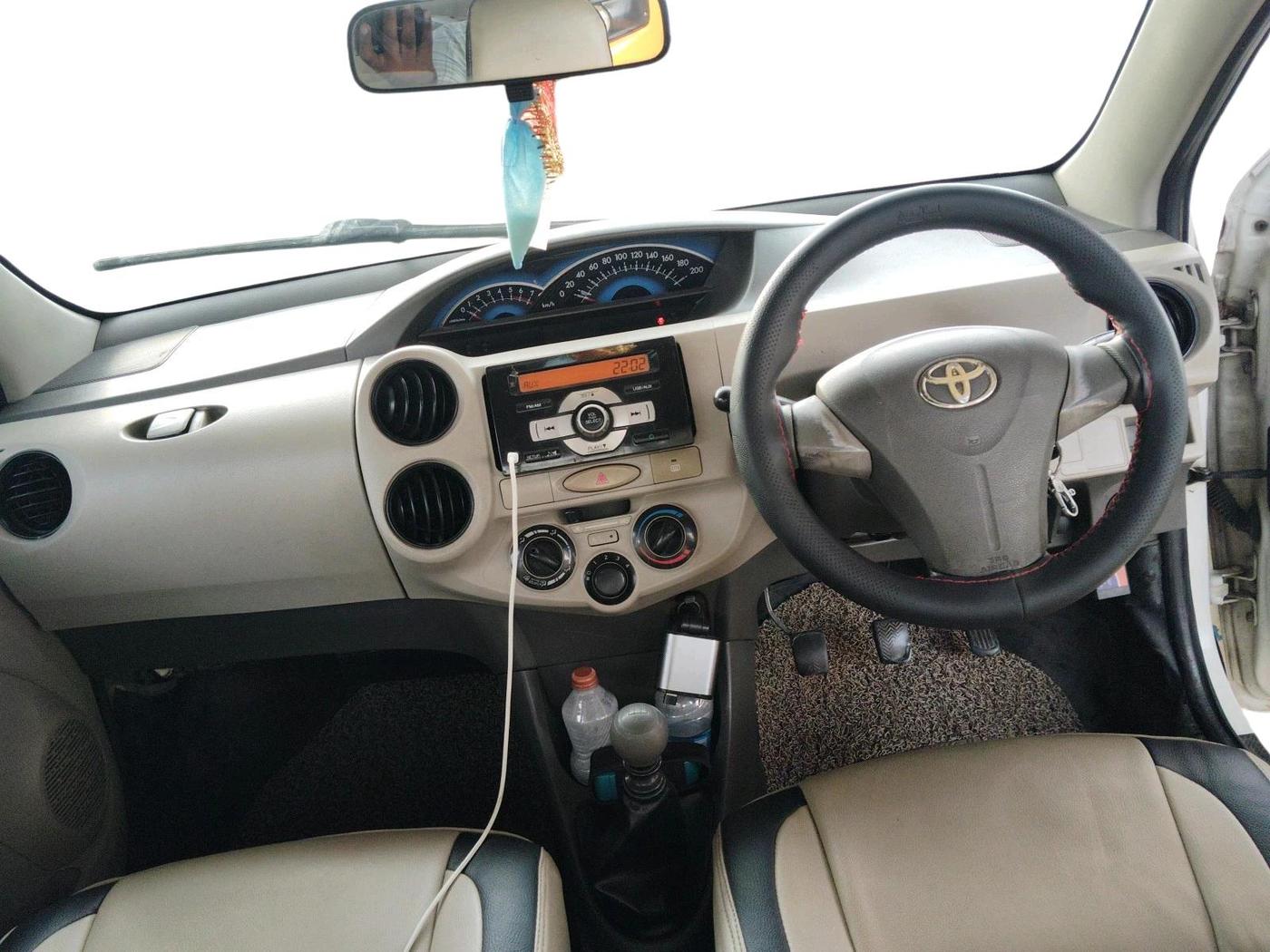 2015 Toyota Etios GD, Diesel, Manual, 1,25,003 km, interior